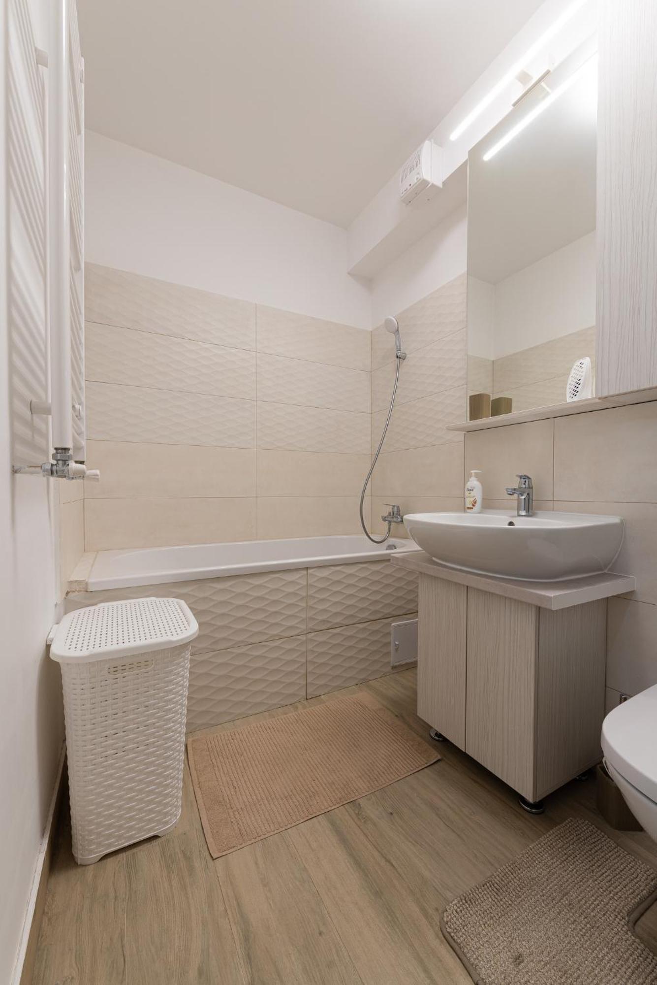 Ines - Modern 2Br Apartment With Garden Views บูคาเรสต์ ภายนอก รูปภาพ